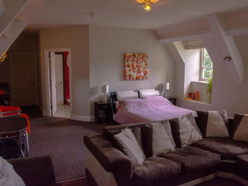 A Stunning Private Suite In A Beautiful Heritage Mansion
