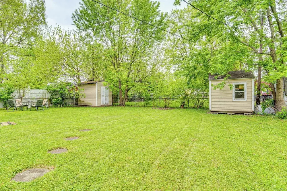 8 Mi to Dtwn Indianapolis: Family Home w/ Yard!