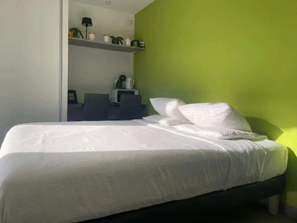 Petit Studio Dans Villa Bord De Lac