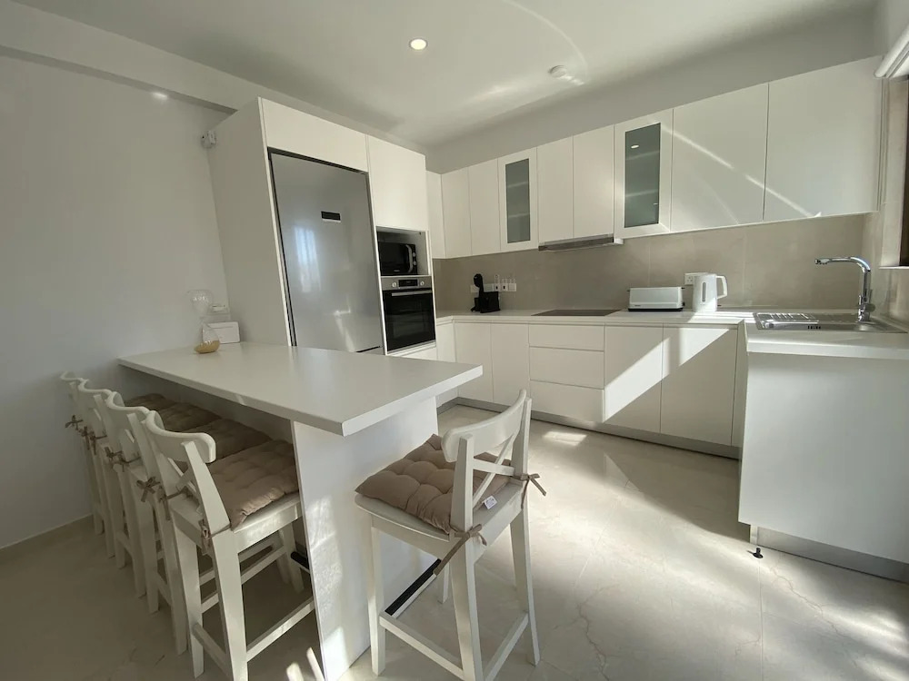 Phaedrus Living City Flat Androcleous