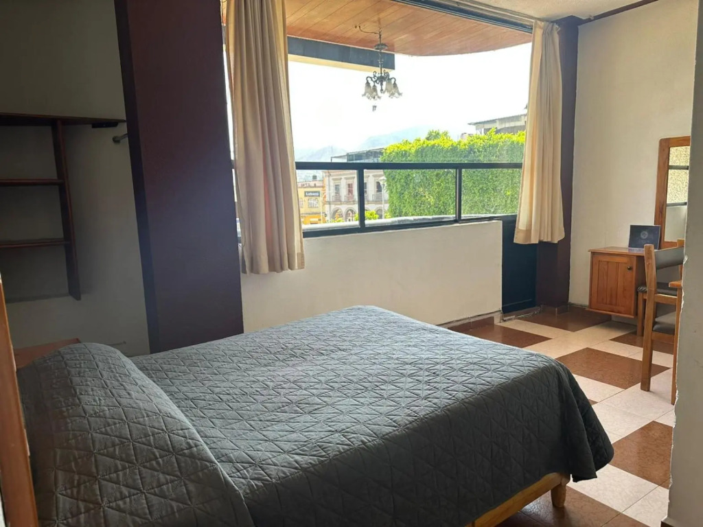 HOTEL y Vapor PLAZA