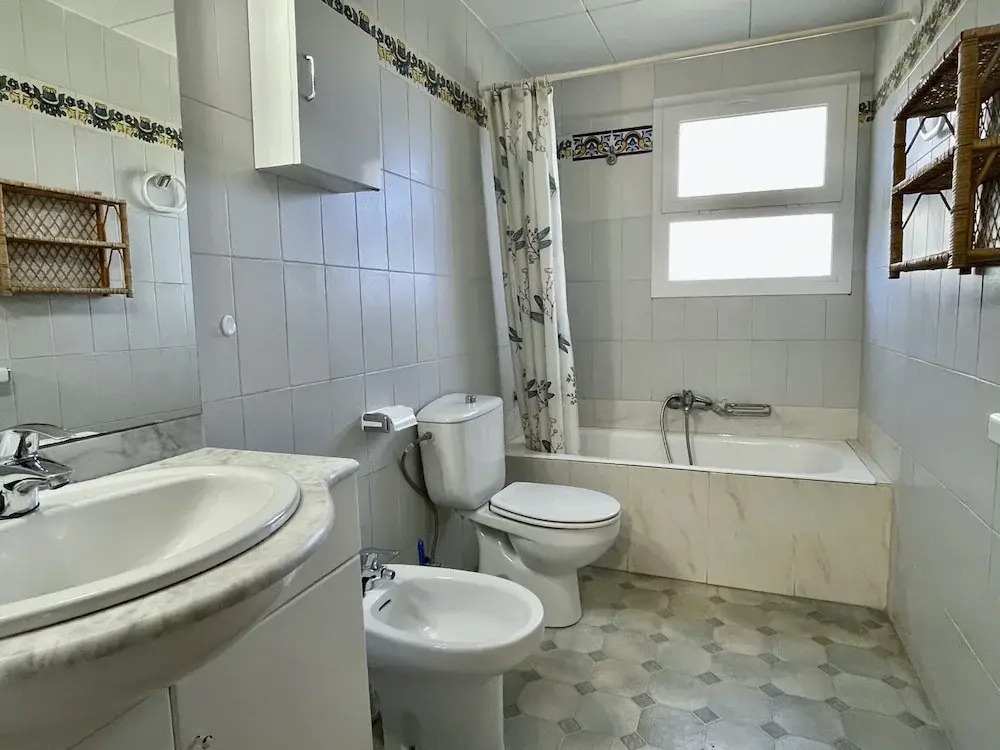 3 Bedroom Holiday Home Near the Beach