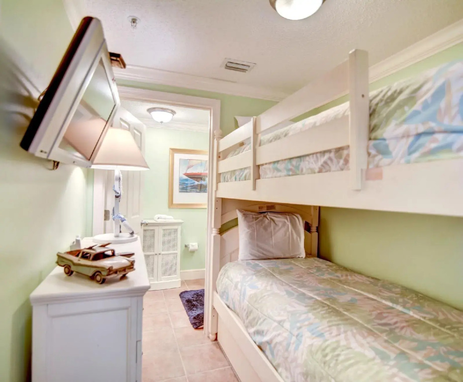 Majestic Beach Resort 1-1002 - Serenity By The Sea