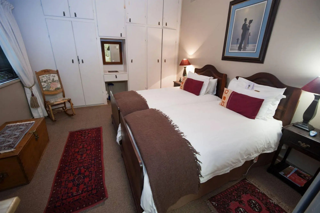 $@Flo-Ben Guest House