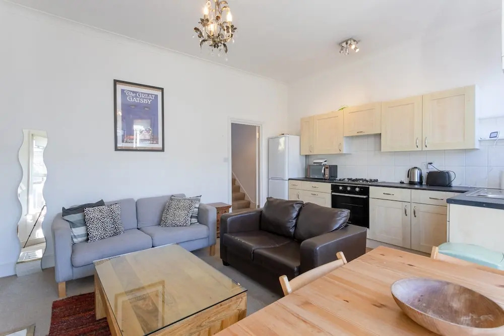 Comfortable 3 Bedroom Flat in Battersea