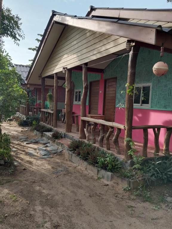 Lanta L.D. Beach Bungalow