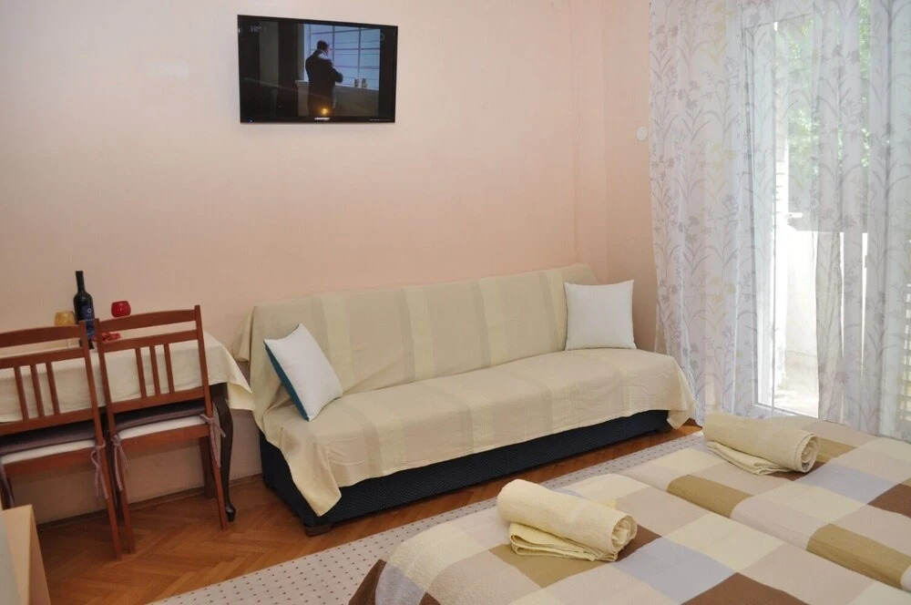 Ljuba - 130 Meter From sea - SA2
