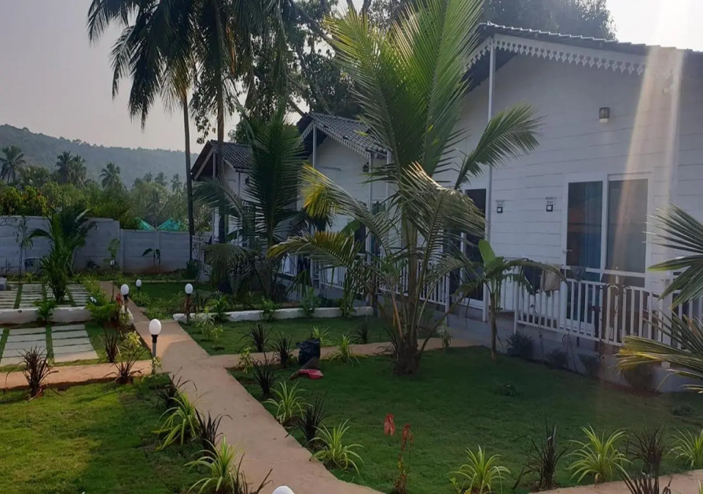 White Truffle Resort, Arambol