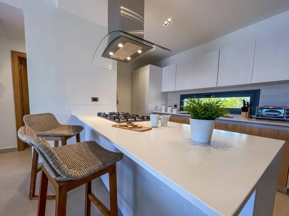 Incredibly Beautiful Condo Just Steps to the Beach