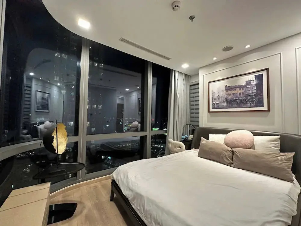 The Emerald Suites at Landmark 81