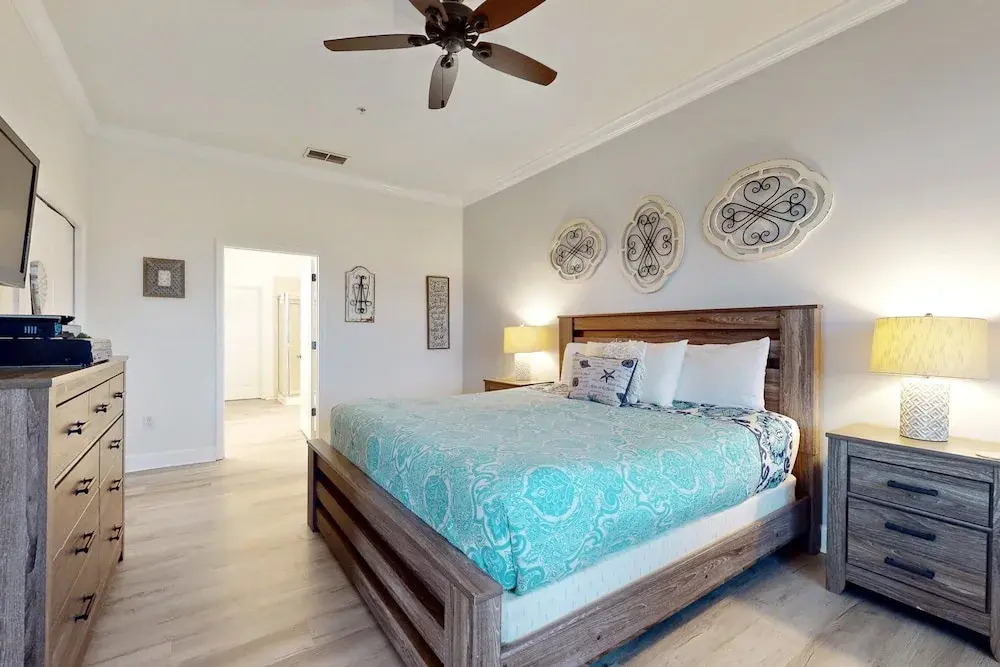 Second Floor, Dog-friendly Condo With Shared Pool, High-speed Wifi, & Central AC