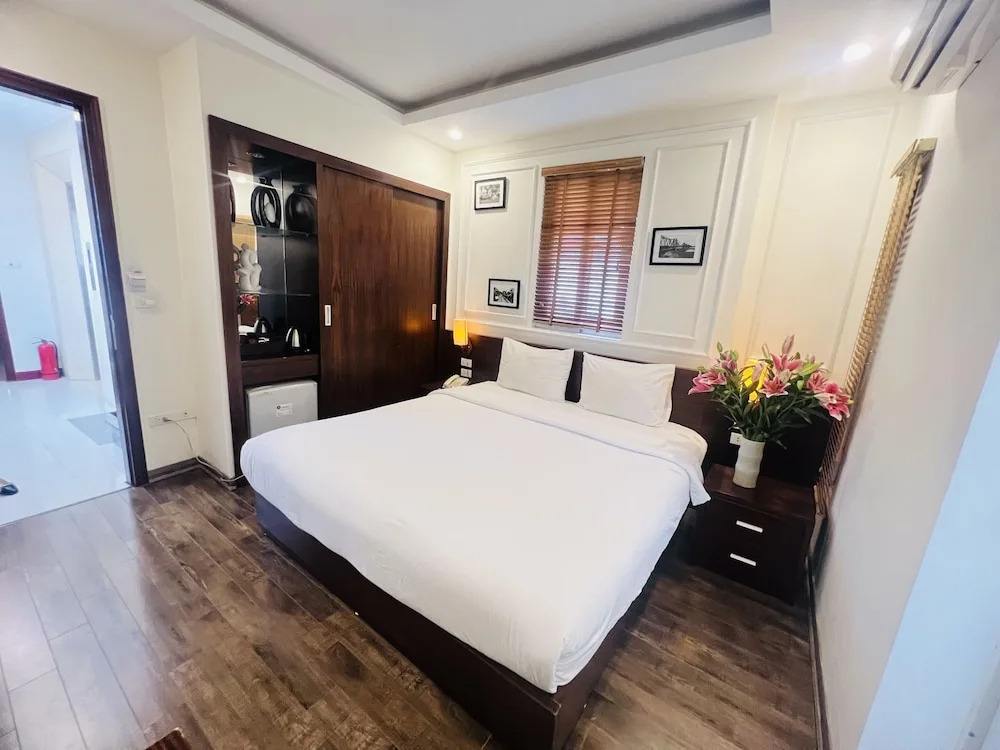Rising Dragon Legend Hotel
