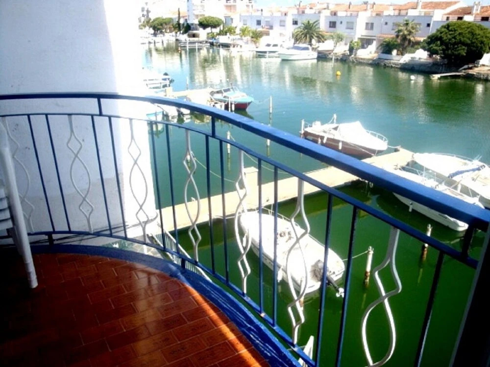 114-bonito Apartamento al Canal