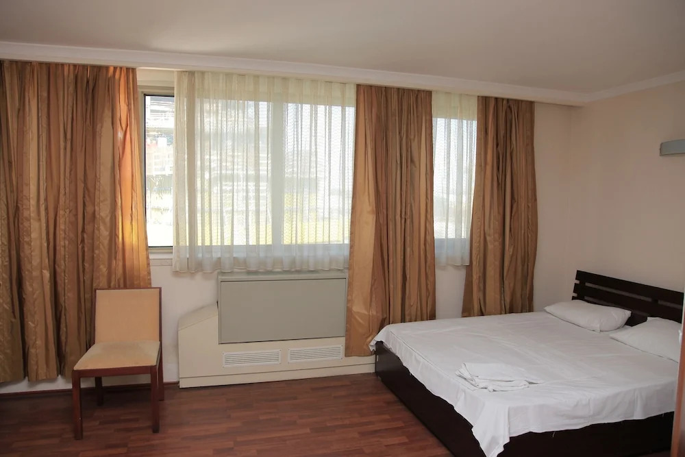 Sea Port Hotel