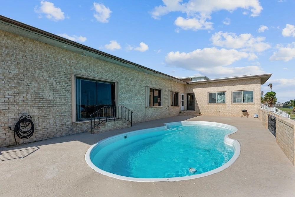 Bay Dreamer - Massive Bayfront Home W/ Private Pool 3 Bedroom Home by Redawning