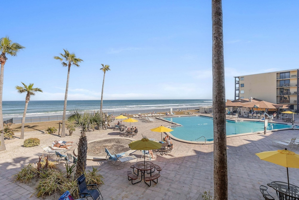 Hawaiian Inn 209