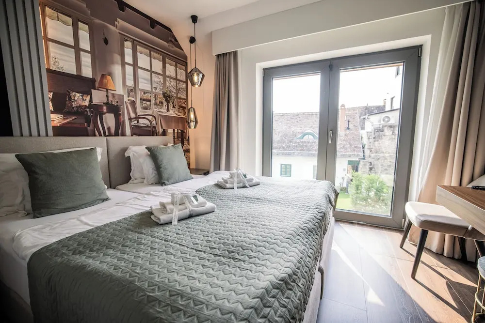 Rókusfalvy Borhotel és Fogadó