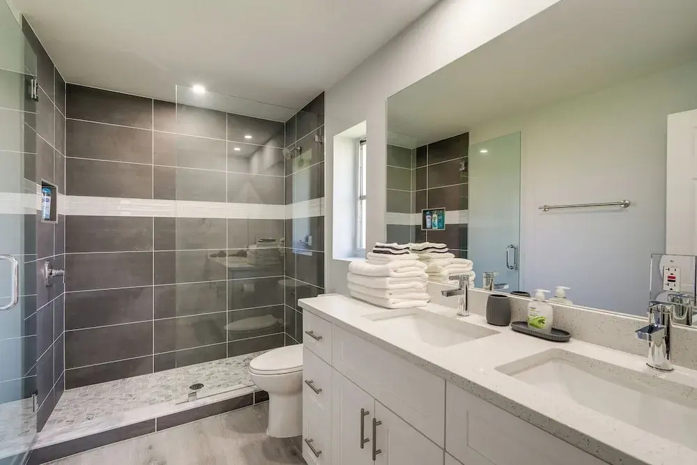 Game, Shop & Beach-hop: Family Home in Cape Coral