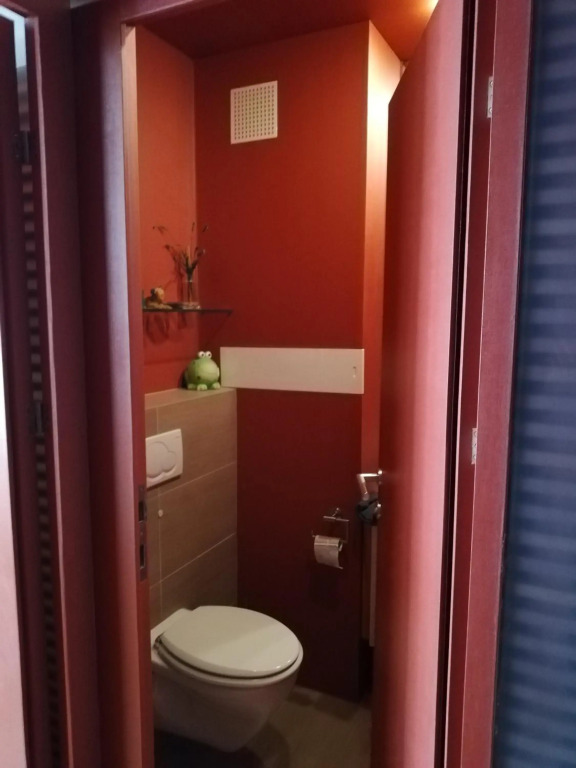 Room in maisonette with garden, parking place