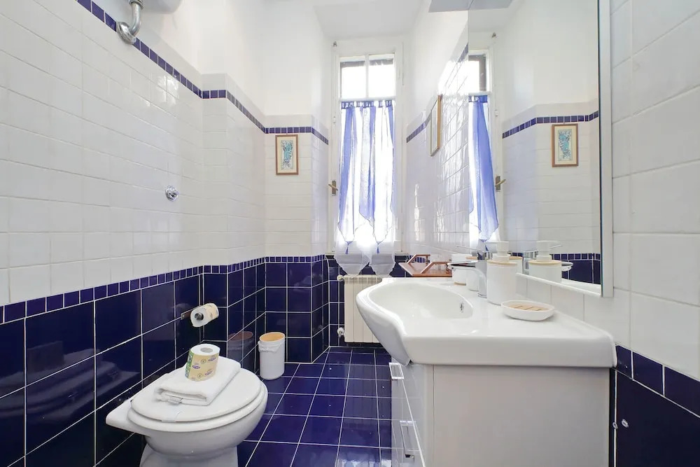 Giuliana Giant Apartment