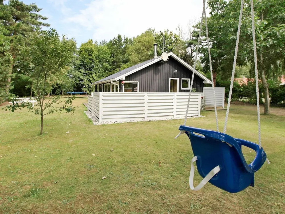 Contemporary Holiday Home in Oksbøl With Terrace