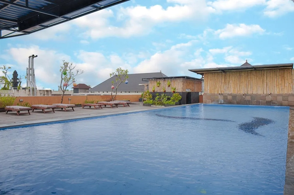 ZEN Rooms Kartika Plaza