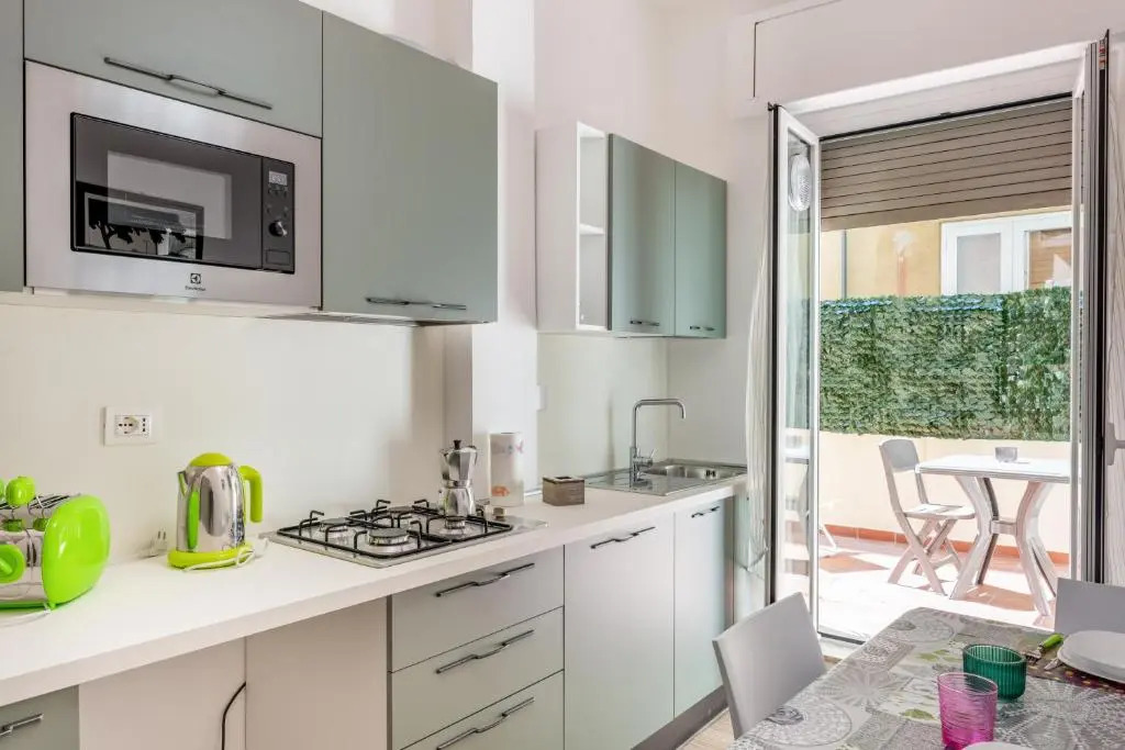 New Apt! 1km From Central Station 'La Spezia'