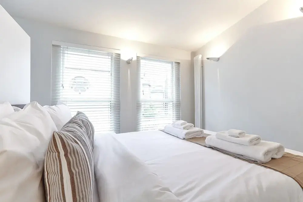 Sparkling 2 Bed Mews House