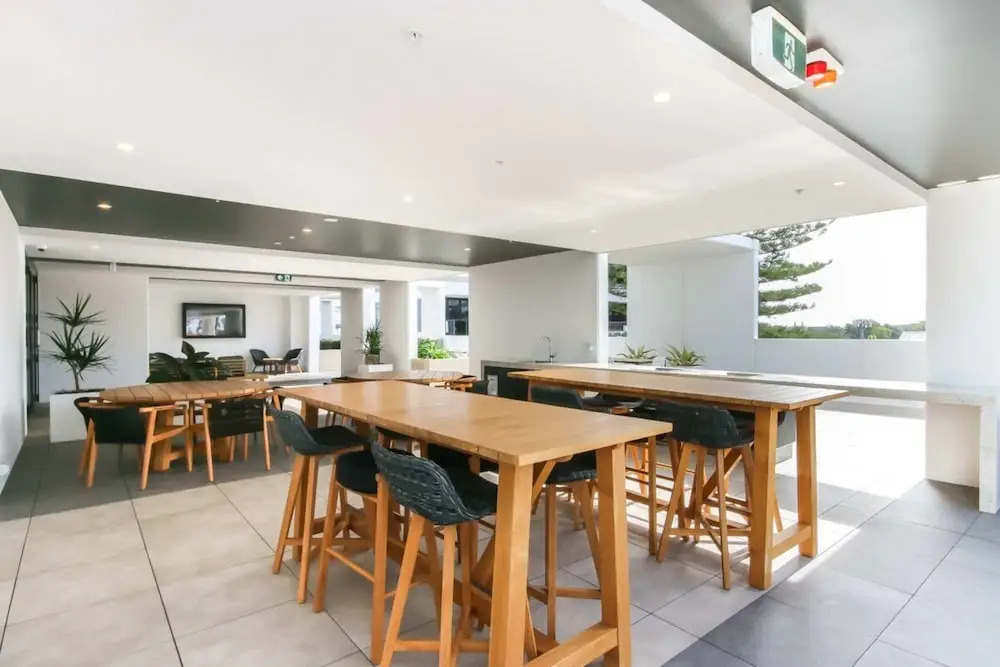 Luxurious 2 Bedroom Brand New Apartment With Amazing Hinterland Views