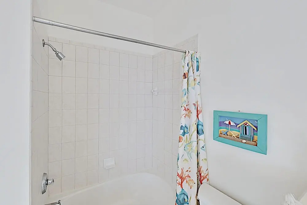 Waterfront W/ Screened Lanai, Pool & Kayaks 4 Bedroom Home
