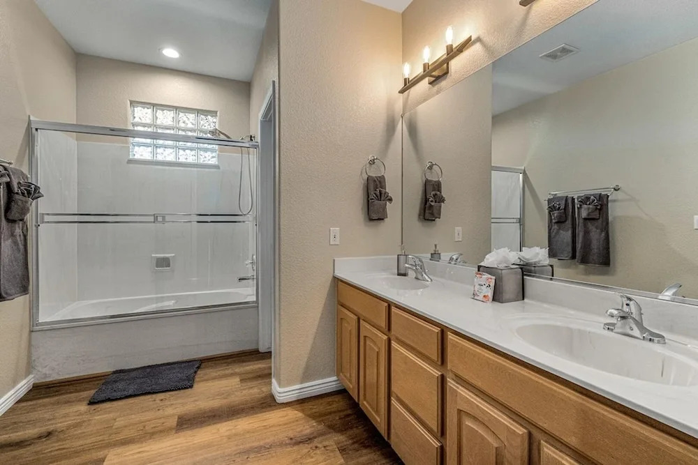 Luxury Lookout Canyon 5 Bdrm Stunner W/htd Pool!