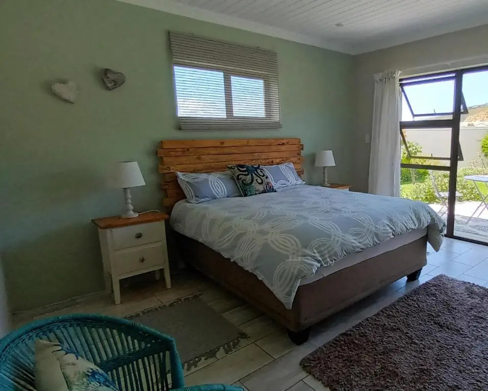 En-Suite, Private Room, Free Wifi in Plett