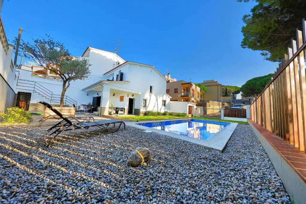 HOUSE APARTMENT LESCALA