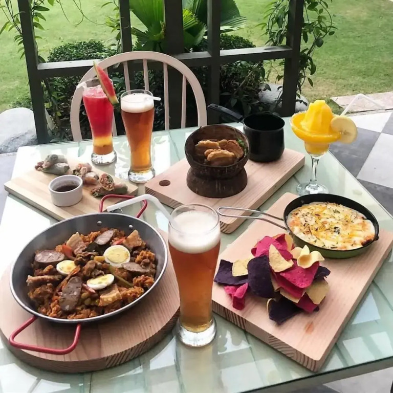 Sola Hotel & Sola Bed and Breakfast