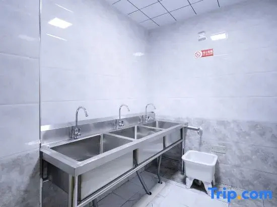 Yijia 365 Chain Hotel (Jingxin Street Store, Jingxian County)