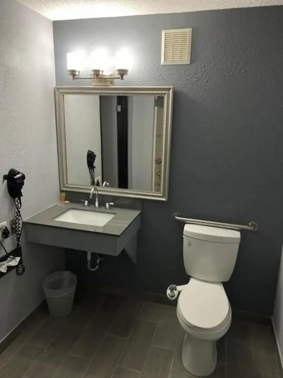 Economy Inn And Suites Cedar Rapids