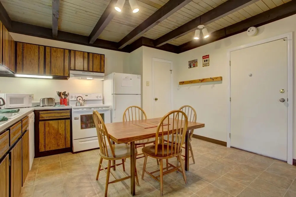 A203 Treehouse 2 Bedrooms 2 Bathrooms Condo