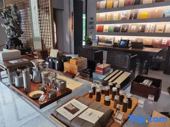 Wonderland Inn, Sanya