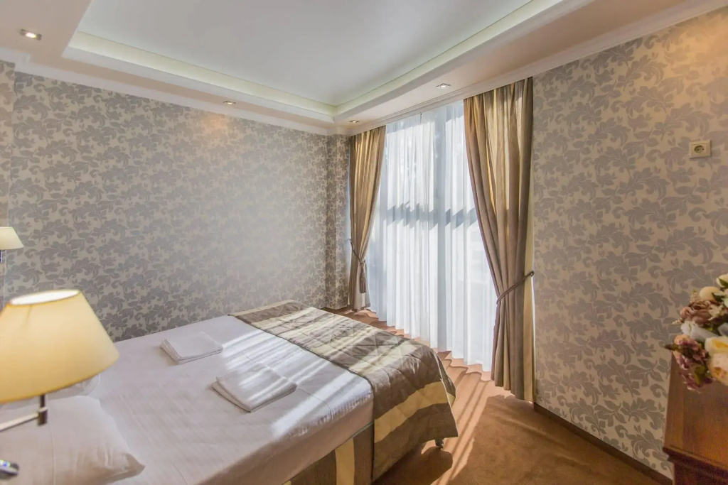 Grand Hotel (Гранд)