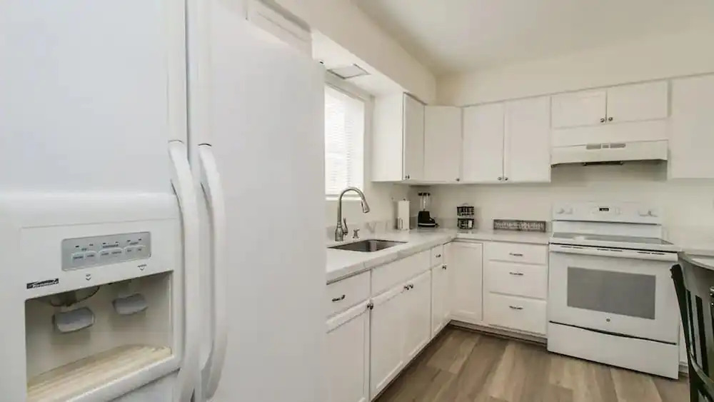 Remodeled 2 Bdrm w/ Yard in Old Town Scottsdale!