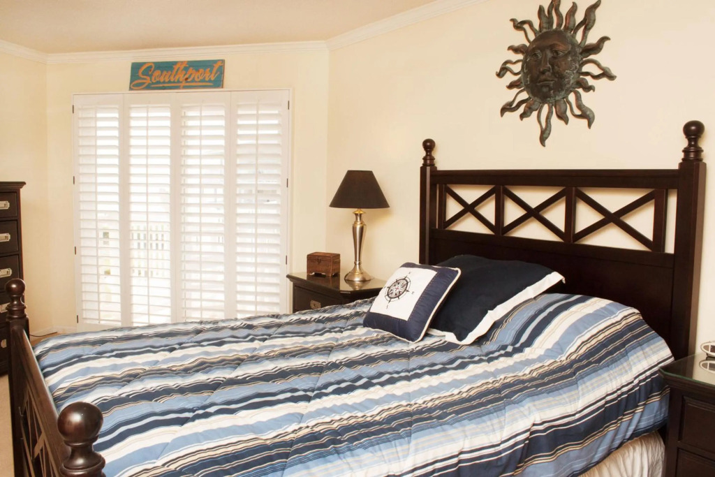 Southern Shores Oak Island Oceanfront with Pool Villa