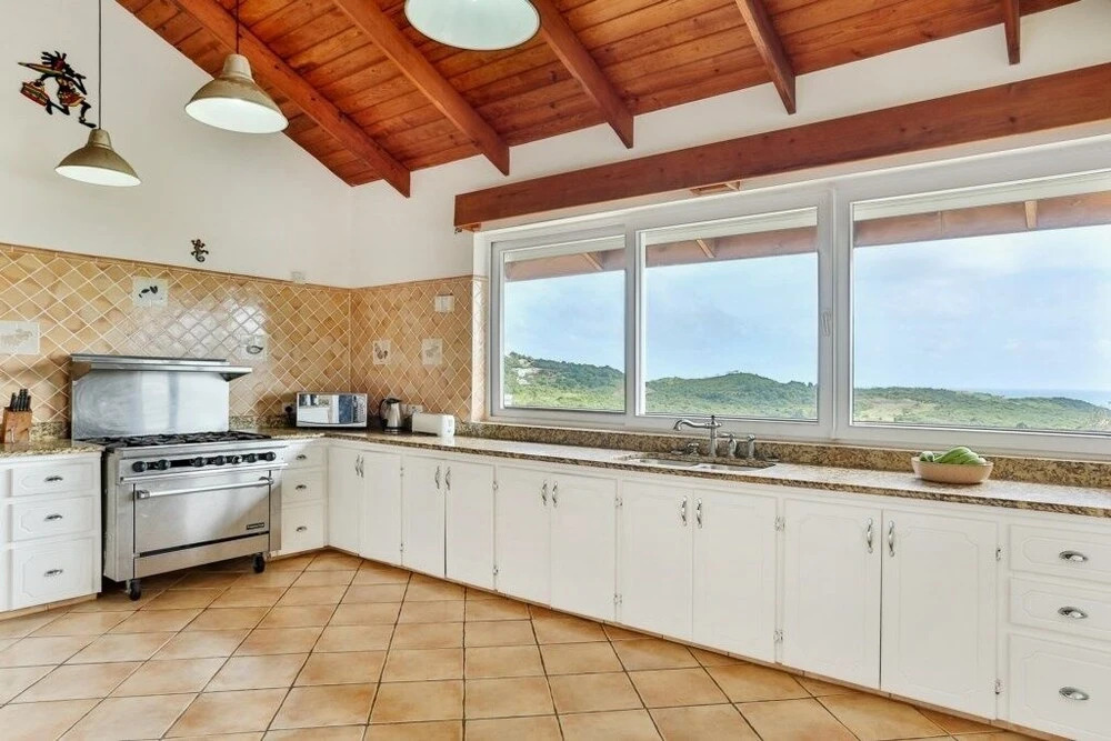 Hilltop 1-bed Villa With Great Views Out To Sea - Villa Cadasse 1 Bedroom Villa by RedAwning