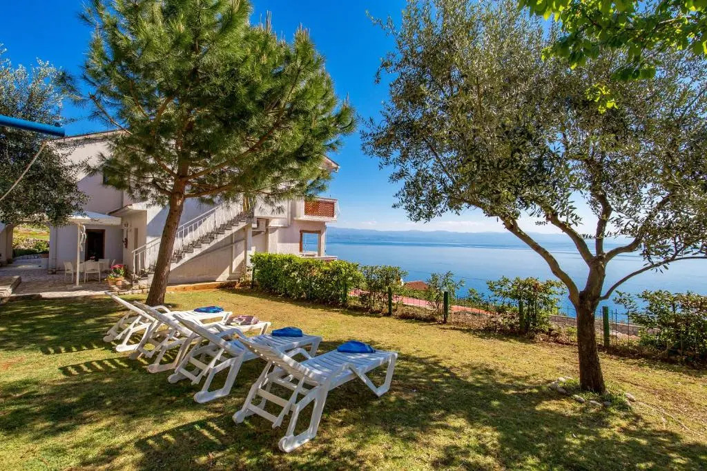Apartments Davor