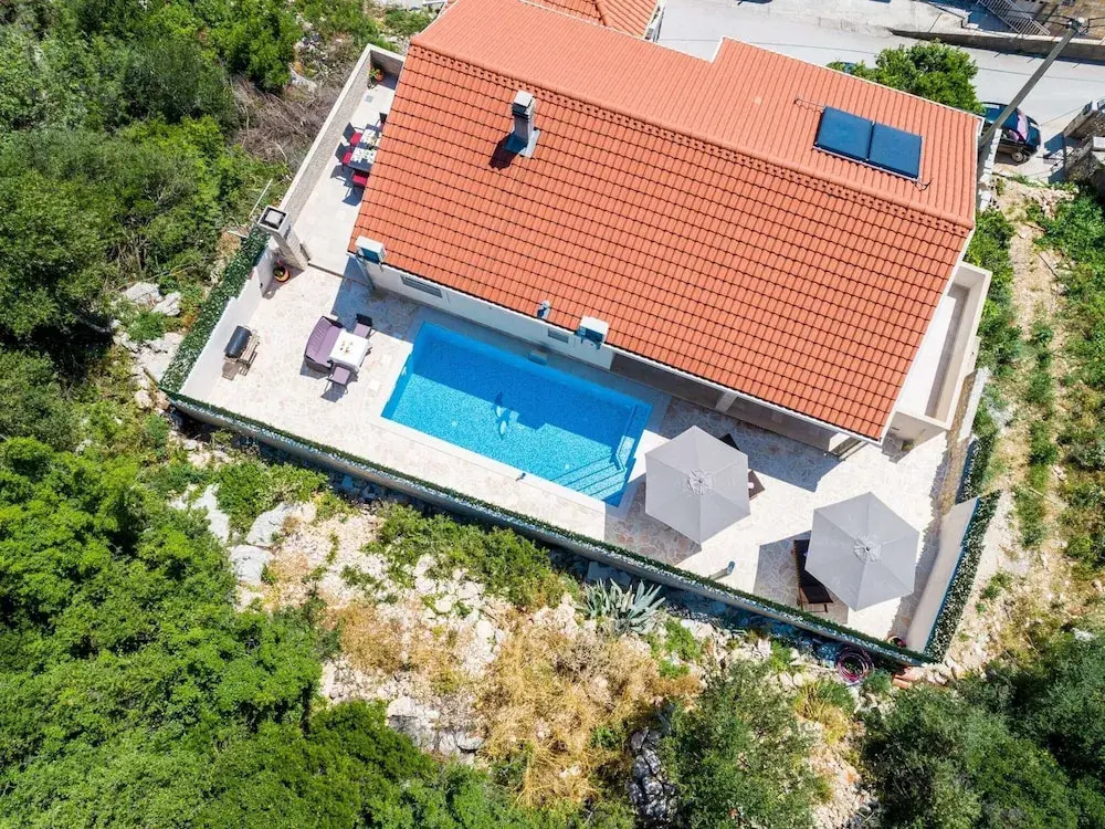 Villa Tranquility Nest Beniva - Three-bedroom Villa With Swimming Pool and Partial Sea View