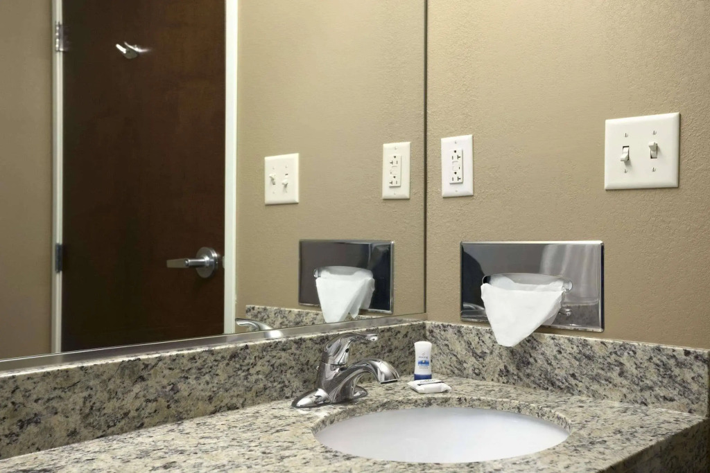 Sonesta Essential Fairmont