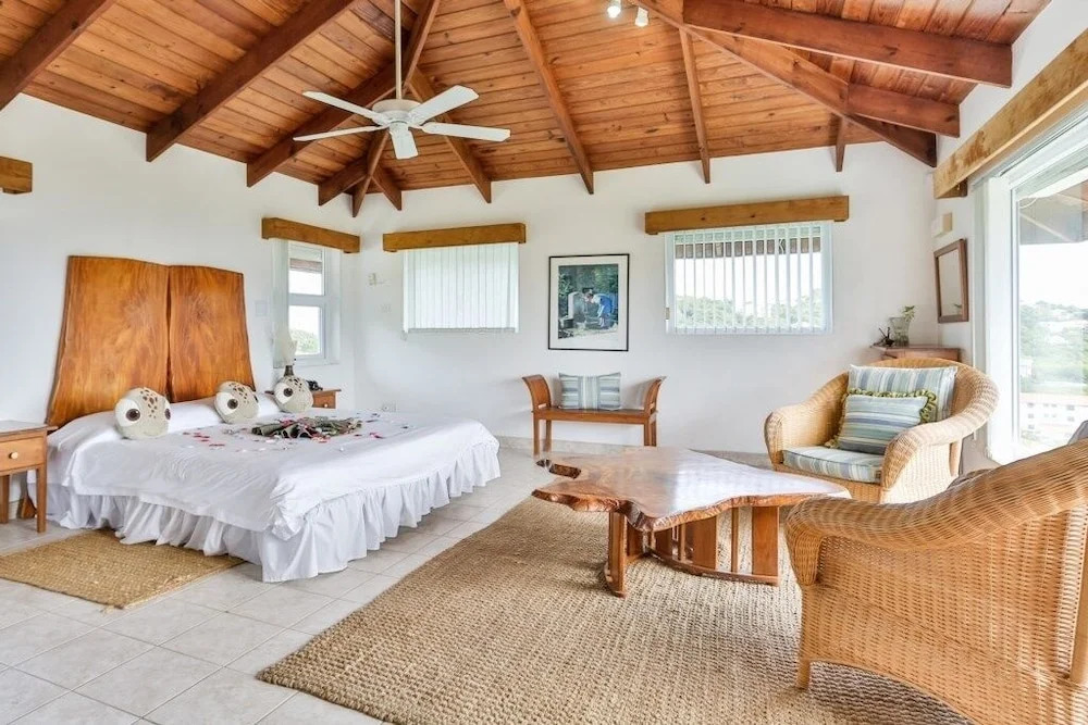 Hilltop 1-bed Villa With Great Views Out To Sea - Villa Cadasse 1 Bedroom Villa by RedAwning