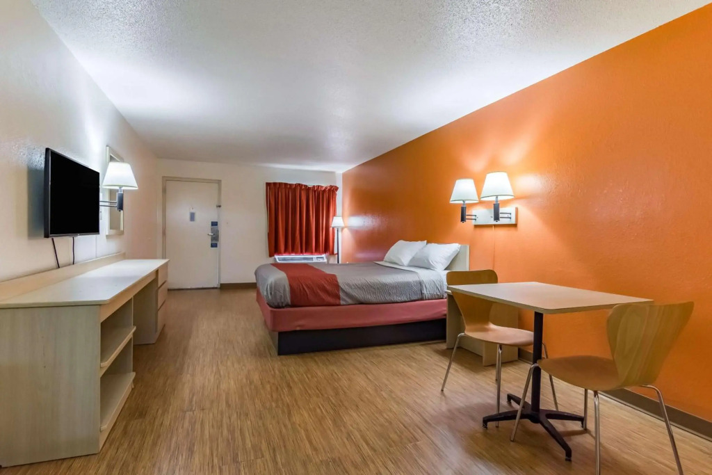 Motel 6-Raleigh, NC - Cary