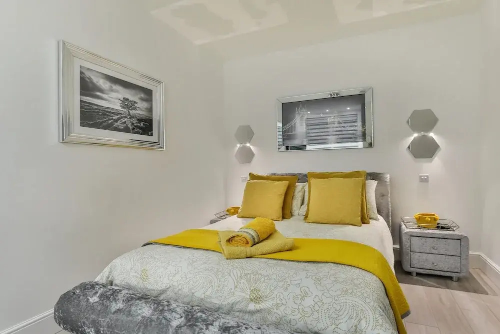 1 Bed Flat - Sleeps 2 - Pets - Parking - Wifi