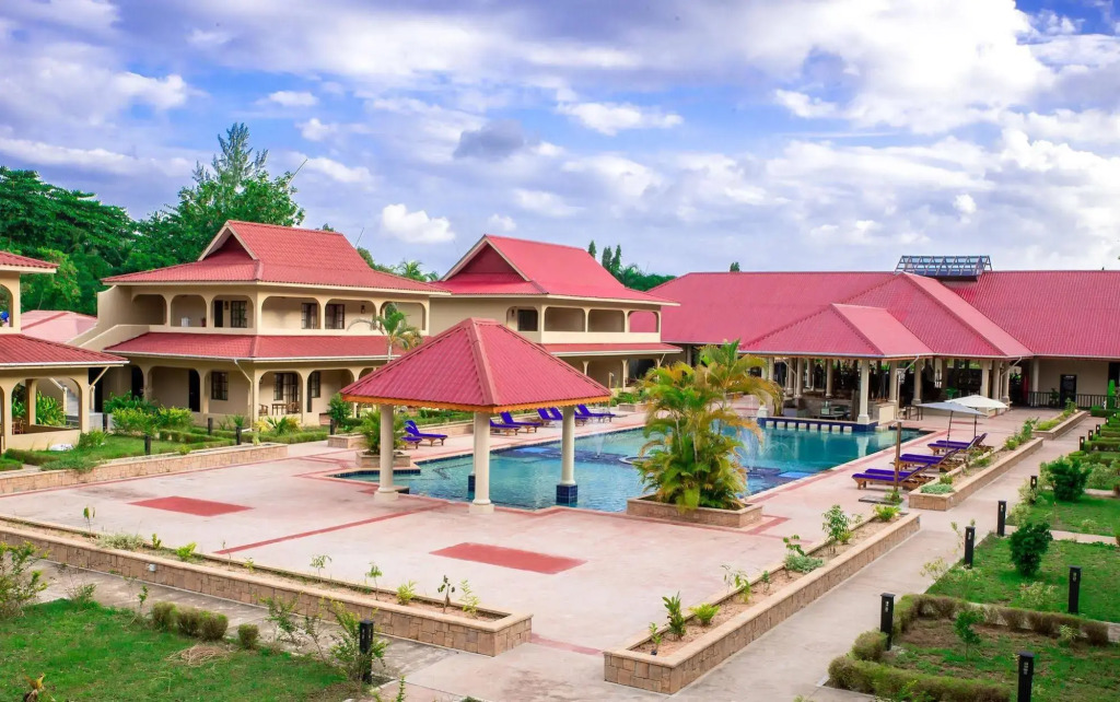 Oasis Hotel Restaurant & Spa