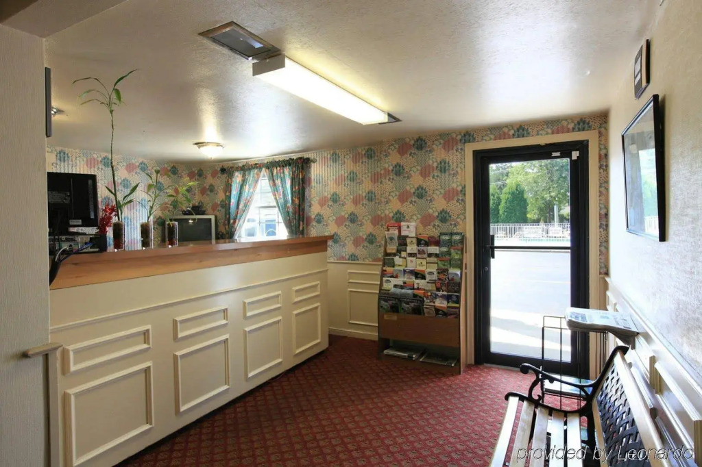 Americas Best Value Inn Jamestown